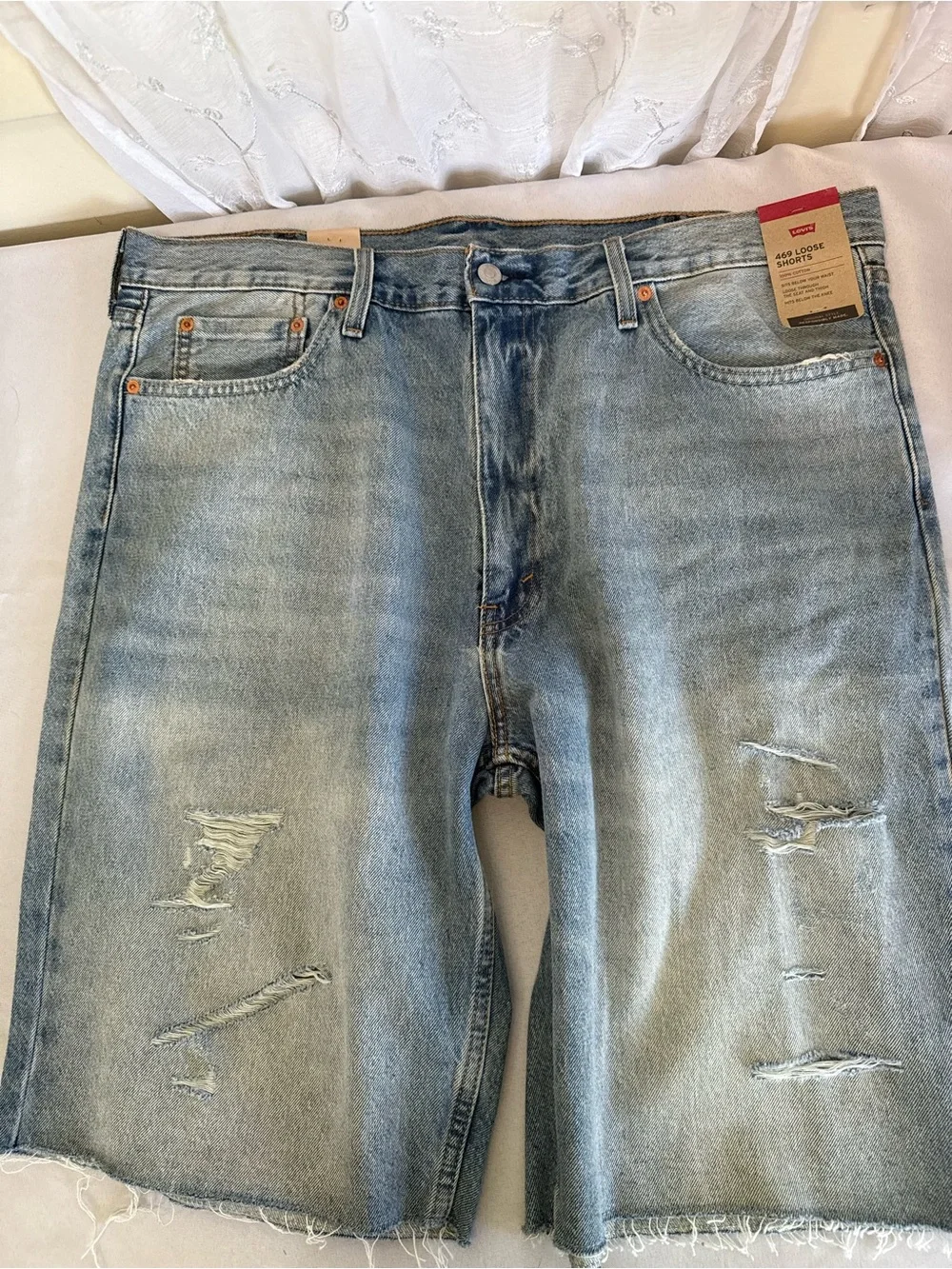 Sz 40 Men's Levis 469 loose shorts Light Blue Distressed Denim (76)